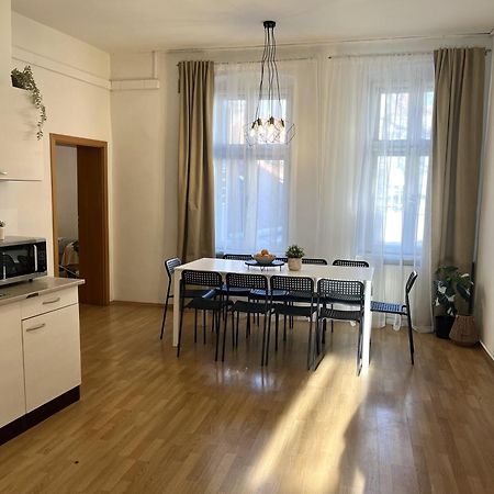 Apartment Olivia - Old Town Pozsony Kültér fotó