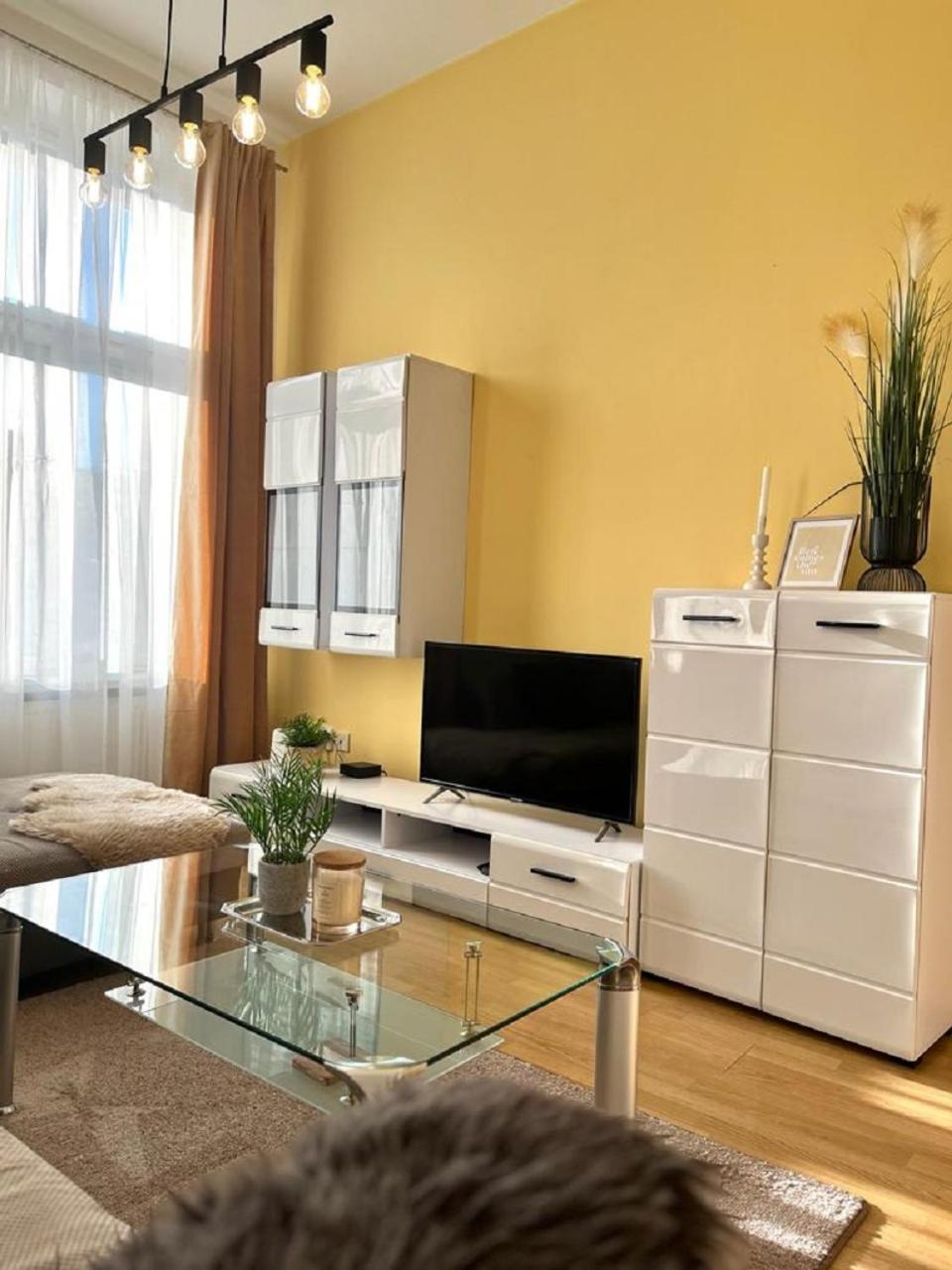 Apartment Olivia - Old Town Pozsony Kültér fotó